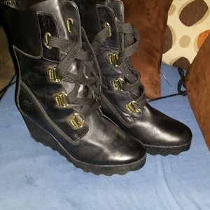 Timberland Boots /Gold Eyelets 10M